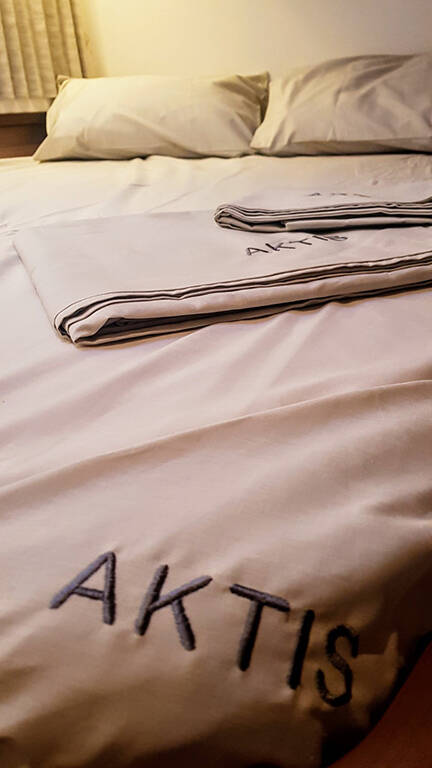 Catamaran bed linens