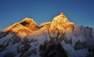 mount everest sunrise