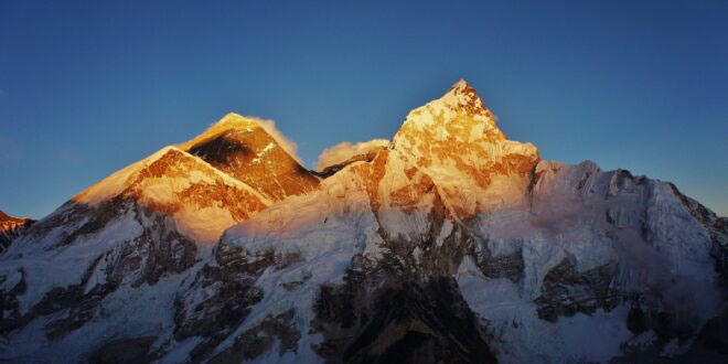 mount everest sunrise